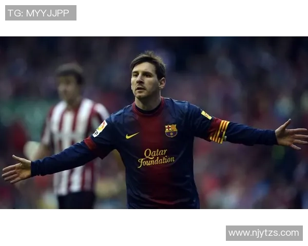 足球明星背身壁纸展现运动魅力与个性风采的完美结合