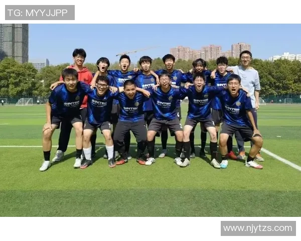 足球明星莅临华科校园与学子互动共话足球梦想与未来发展